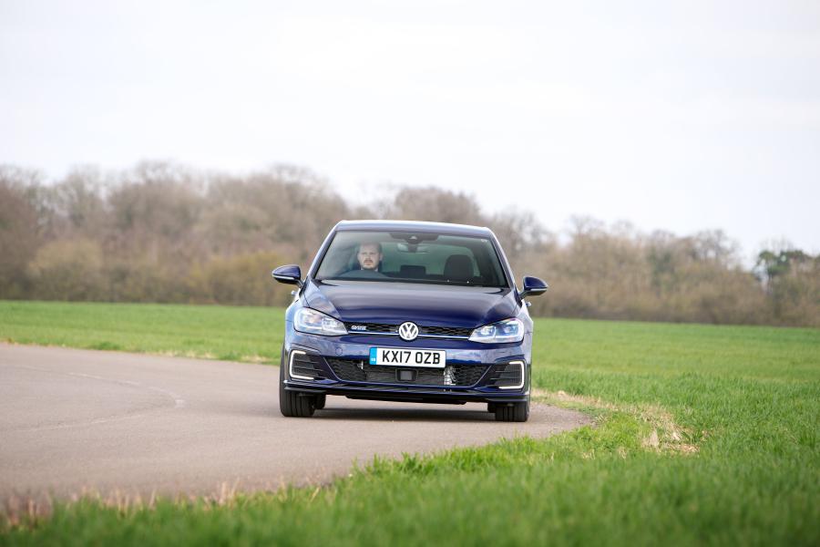  Volkswagen Golf GTE 2017 года  (UK) (фото 12 из 27)